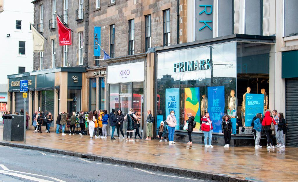 Shops with outdoor entrances and exits can reopen from 29 June