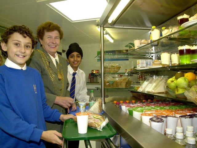 The Mayor of Doncaster Cllr Maureen Edgar got a first taste of Hatfield High Schools new Dimensions restaurant with pupils chris Coady and Ramnick Murwaha back in 2000