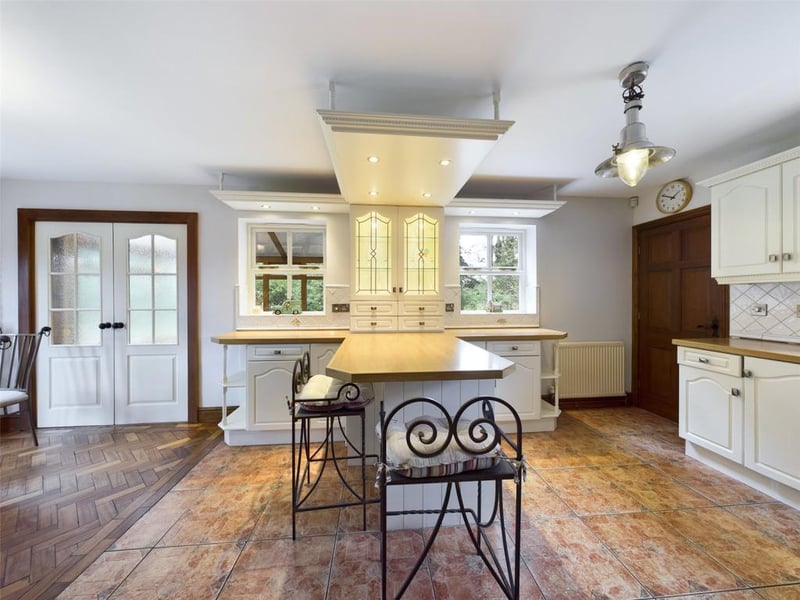 Kitchen/diner with island