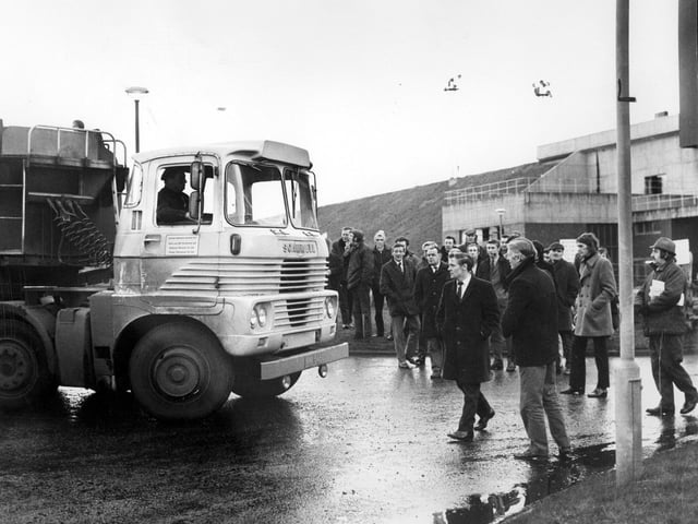 Miners on the picket line try to persuade a coal delivery driver to turn back from Cockenzie Power Station