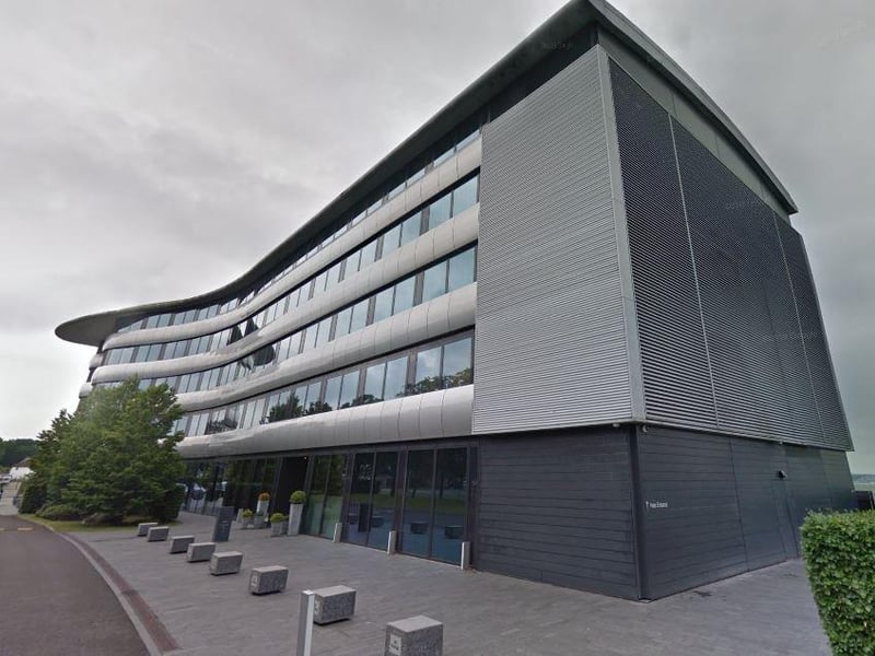 This destination, located near Farnborough airfield and airport, has gained 2,647 reviews to achieve a score of 4.5