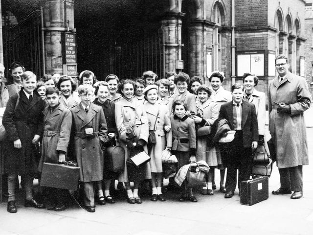 Langsett Road School pupils on their way from Sheffield to Jersey in 1953
