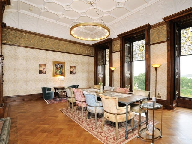 Dining room.