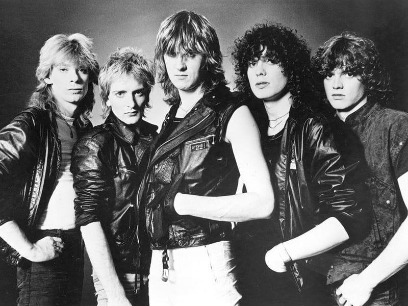In 1996, Sheffield’s biggest rock export pivoted away from their polished stadium-rock sound. Slang was a darker, more organic record that reflected the changing musical landscape of the 90s, proving the band wasn't afraid to take risks 15 years into their career.