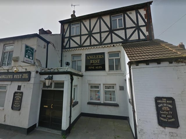 This pub has a carpark and has been brought to the market as part of a "new free of tie leasehold opportunity". Marketed by Sidney Phillips Limited, 01522 418123.