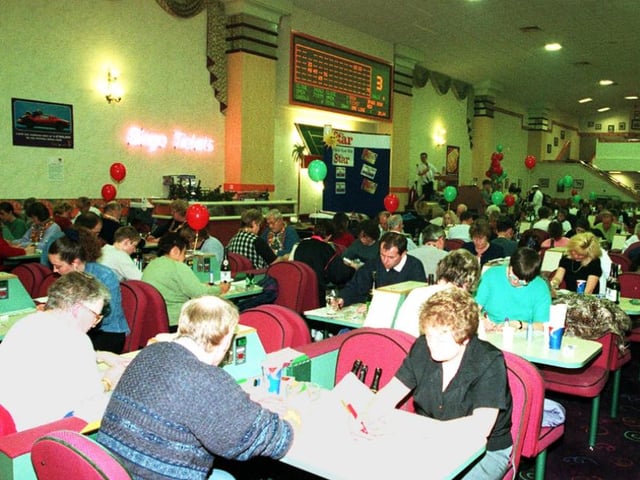 A busy Ritz Bingo hall on Wheatley Road in 1997