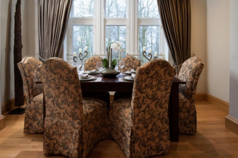 The dining table and chairs will make you feel like a king or queen when you sit down to eat.