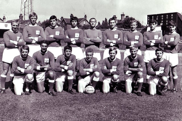 Moss pictured on the back row of Chesterfield's 1969/70 squad photo.