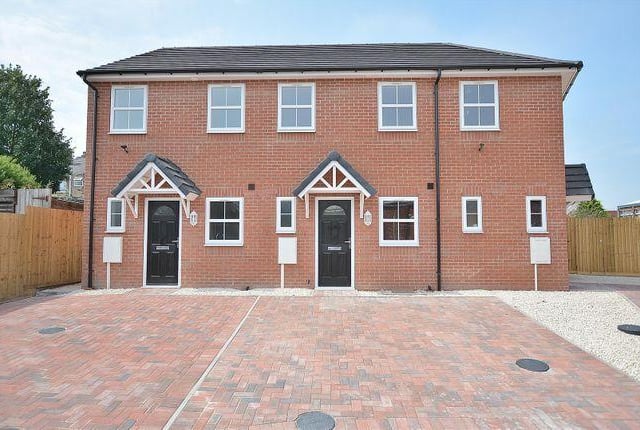 This two bedroom town house has a living/dining room. Marketed by Richard Watkinson & Partners, 01623 355090.