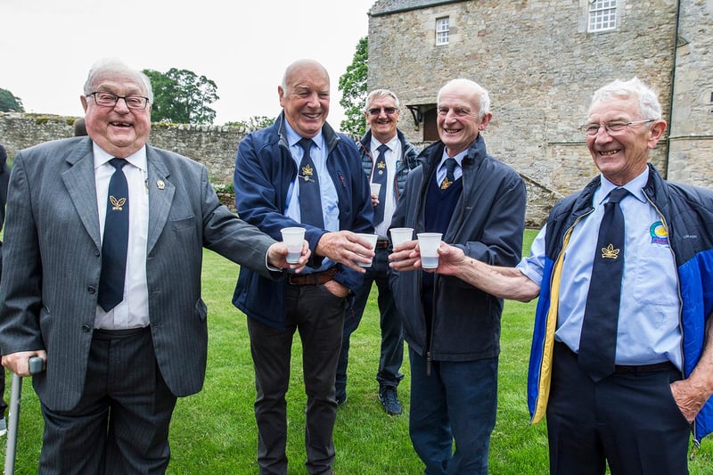 Golden Jubillee Herald Jock Murdoch toasts the Lothian family with Ex Callants Bill Brown, Rob Hogg, John Cook & George Balfour. (Photo: BILL McBURNIE)