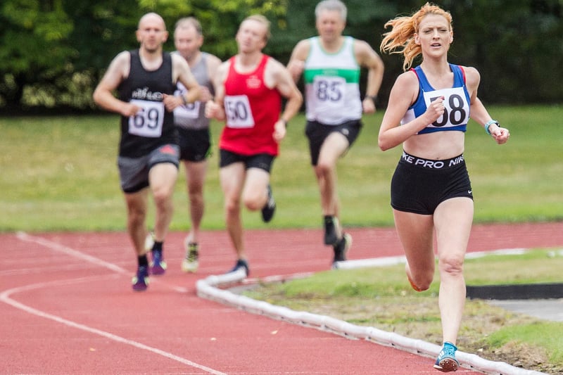 Sarah Ross running for TLJT in the 800m at Tweedbank (Pic: Bill McBurnie)