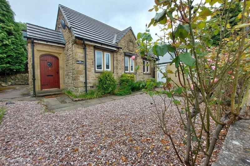 This two bed detached bungalow on Hope Street, Stocksbridge, was on the market for £150,000. It is now sold subject to contract. https://www.zoopla.co.uk/for-sale/details/59030202/
