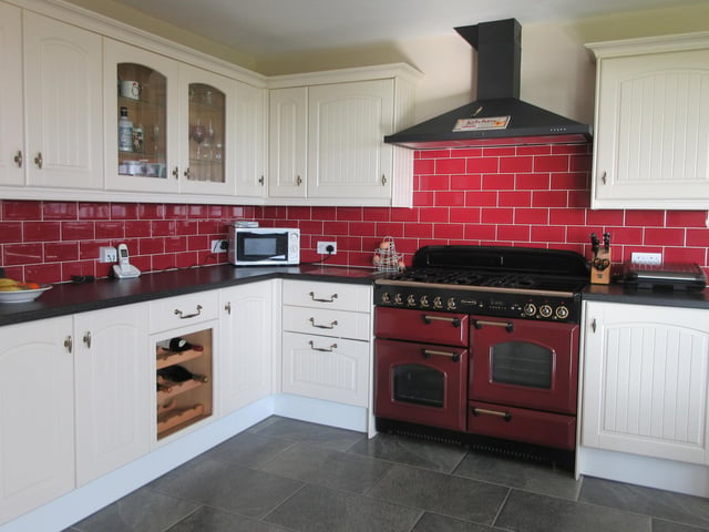 The kitchen at Bonnieviews is fully fitted with a large range-style cooker