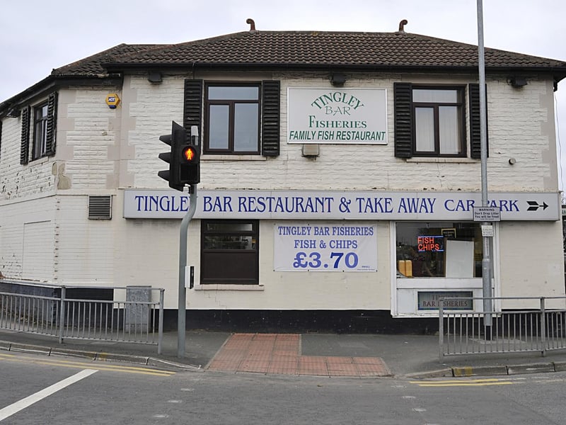 Another local heavyweight for traditional frying, highly regarded for its consistent quality and generous portions of fresh fish and chips. 🍴 Bridge Street, Morley, Leeds LS27 0EN England