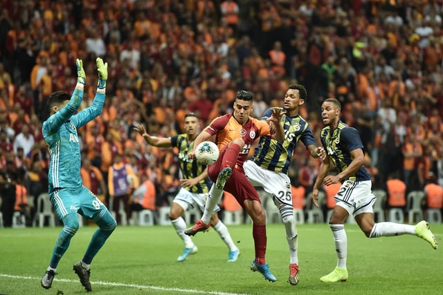 Sheffield United are seriously interested in Fenerbahce goalkeeper Altay Bayindir. However, Any move for Bayindir will depend on the future of Manchester United loanee Dean Henderson. (Fanatik)