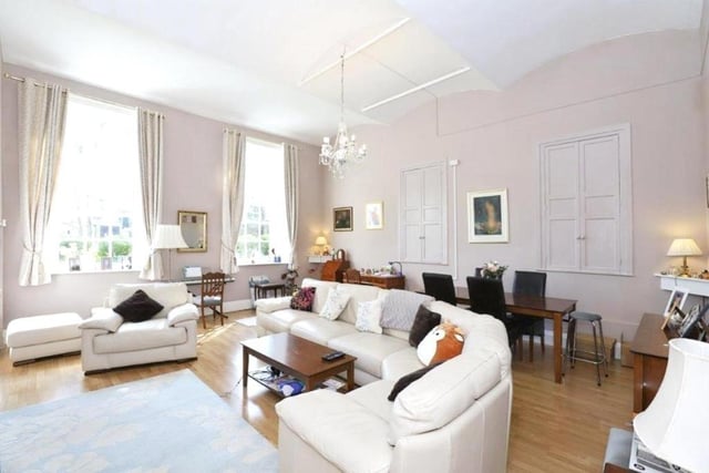 This spacious accommodation has some original features that flow from the Hall itself, stylish communal areas and grounds and lift and stair access within the building.