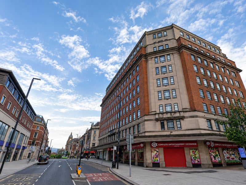 On average, properties in Central Leeds go on sale for £231,091 and spend 21 weeks on the market