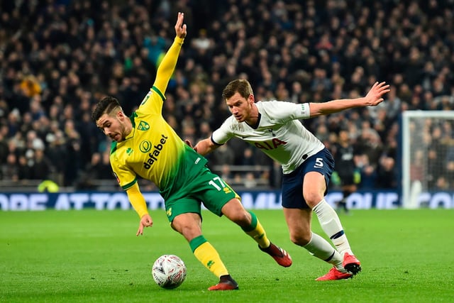 Leeds United are no longer the bookies' front-runners to sign Norwich City ace Emiliano Buendía, with Atletico Madrid and Valencia joining the Whites as joint-favourites to sign the £25m-rated midfielder. (Oddschecker)