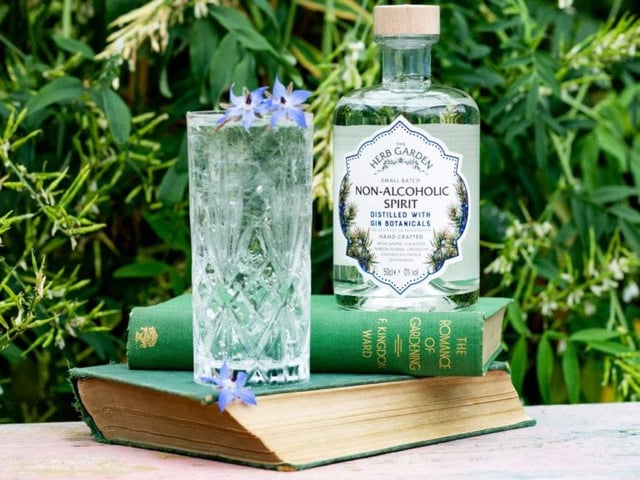 Craft distillery, Old Curiosity, has launched its first non-alcoholic spirit, distilled with six natural gin botanicals which combine to deliver a guilt-free tipple that captures the genuine flavour of a real gin.