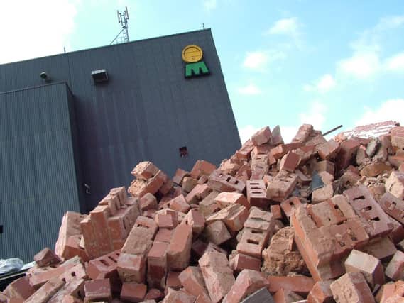 Mansfield Brewery closed in 2001 and production of its beers moved to the West Midlands.