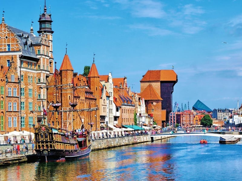 Ryanair will be offering flights from LBA to Gdansk.