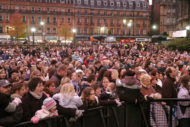 Crowds pack the Peace Gardens for the Sheffield Christmas lights switch-on, November 21, 2004