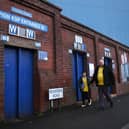 SHEFFIELD, ENGLAND - JANUARY 07: Fans arrive prior to the Emirates FA Cup Third Round match between Sheffield Wednesday and Newcastle United at Hillsborough on January 07, 2023 in Sheffield, England. (Photo by Laurence Griffiths/Getty Images)