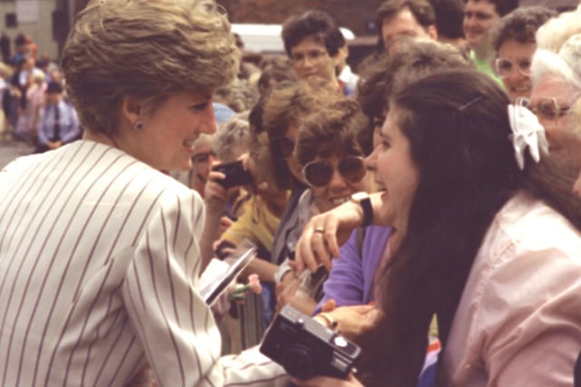 Princess Diana visit to Jessop Hospital July 1991
Private joke with a happy member of the crowd
