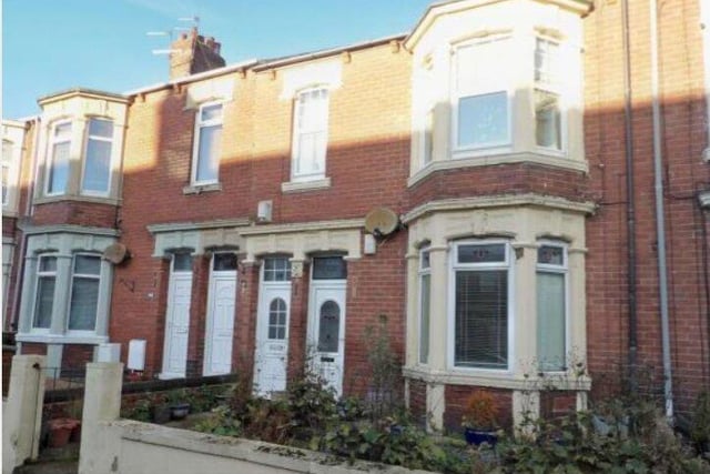 There's no upper chain at this two bedroom lower flat on the popular Mowbray Road. Picture: Rightmove.