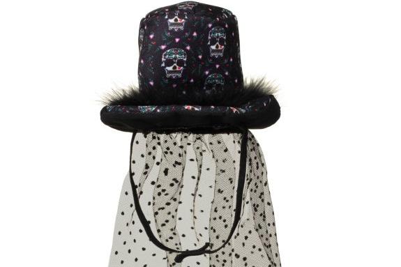 Dress your pet in this trendy Skull Hat from B&M this Halloween, available in sizes small, medium and large. bit.ly/2SJQnaw (Photo: B&M)
