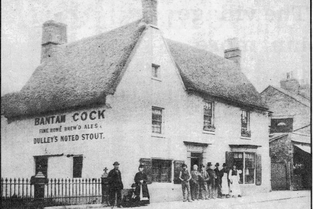 After the fire in 1675, the town banned buildings from having a thatched roof. But as the Bantam Cock was then outside the town boundary, it was able to retain its thatch.