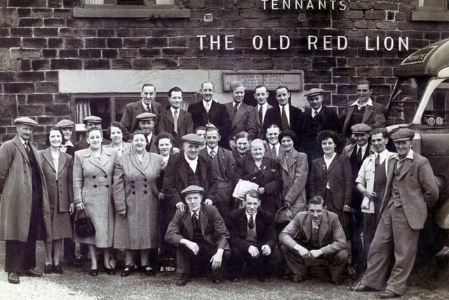 The Old Red Lion trip to Thirsk Races c1950s - among the racegoers are Walt and Frank Platts