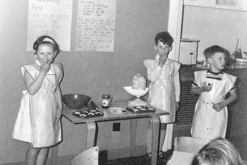 Class one cooking table at Birley County Infants School, Frecheville in 1965. It looks like the children were making jam tarts - you can see the recipe up on the wall. Ref no: u05070