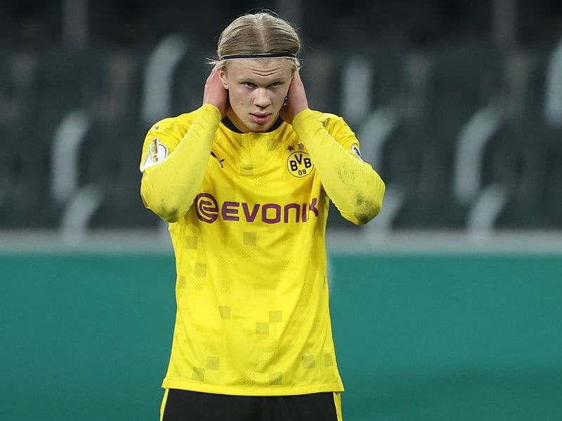 Borussia Dortmund striker Erling Haaland has said there are only six clubs he would consider joining with Liverpool, Manchester United and Manchester City the only sides from the Premier League. (Bild via The Sun)