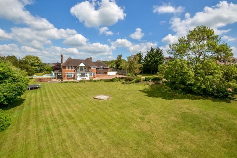 The house sits on a 1.22 acre plot of land. So you have plenty of space in the garden!