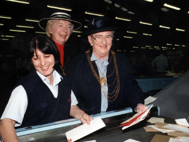 The mayor of Doncaster Sheila Mitchinson visited the Royal Mail during the Christmas rush in 1997