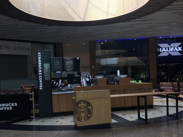 Starbucks closed (photo: Tom Baumgart).