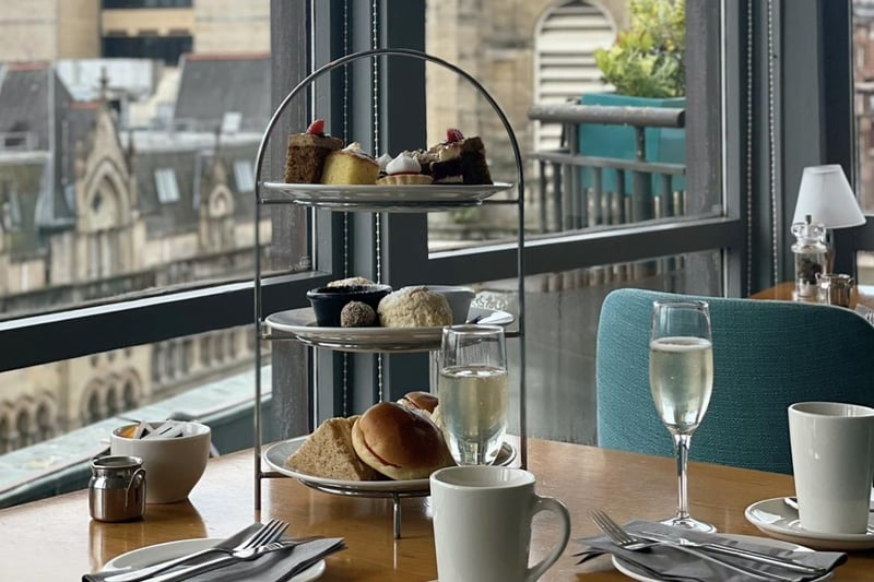 Enjoy afternoon tea with Optional Fizz for 2 at Windows restaurant - Carlton George where you can enjoy stunning views of Glasgow from their rooftop terrace. 
