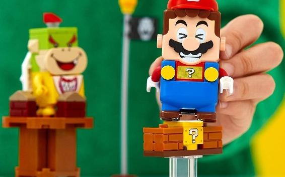The set features a Lego Mario figure that has expressive responses via the LCD screens and speaker. Players can earn virtual coins by moving LEGO Mario from the start pipe to the goal pole. Retails for £50 from Hamleys.