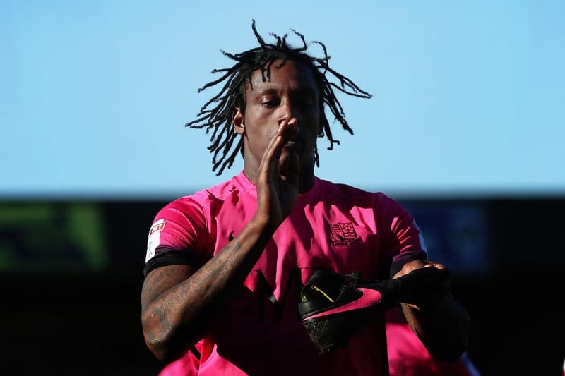 Former Newcastle striker Nile Ranger has joined League Two side Southend United on “an incentivised month-to-month contract”. The 29-year-old has trained with the Shrimpers for the previous 10 weeks. (Various)