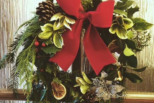 This lovely wreath was handmade by talented local artist Sarah Smith (@smizz).