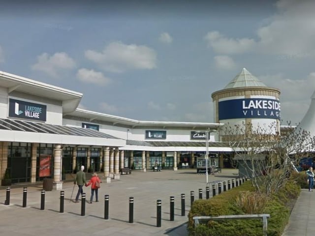 Enjoy some good old fashioned retail therapy this weekend and treat yourself to some new goodies from Lakeside Village Shopping Centre.