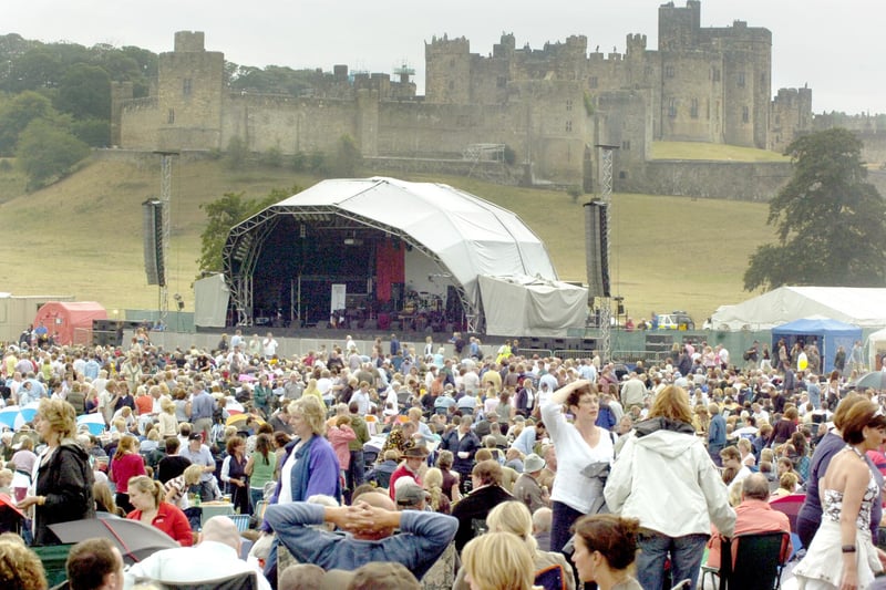 The stage is set for the 2006 Jools Holland concert in front of Alnwick Castle.