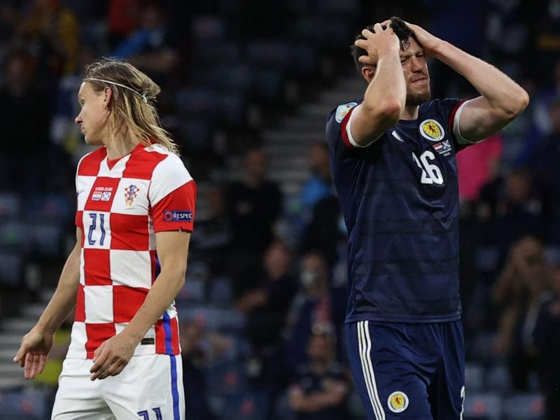 A wild swipe on Vladimir Petkovic only seconds after he replaced the injured Hanley didn’t bode well. He thereafter settled down in what were invidious circumstances, heading just wide late on. 5