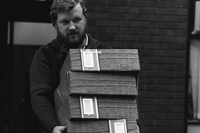 Files being removed from the NUM headquarters in October 25, 1984