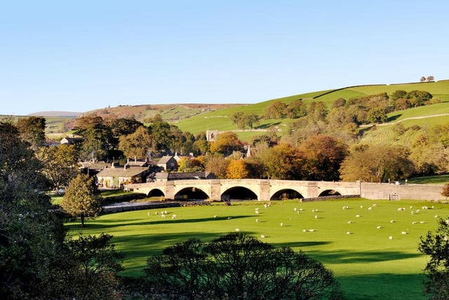 This short walk starts just three miles from Grassington at the Victorian five arch bridge by the village green in Burnsall, and follows the Wharfe upstream to take in parts of Grassington and Linton Falls.