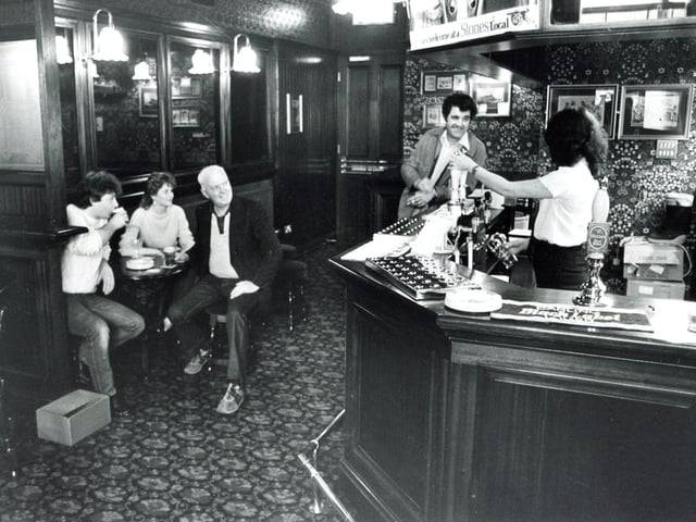 The snug-cum-smoke room at the Alexandra Hotel, Exchange Street, Sheffield, 1984
