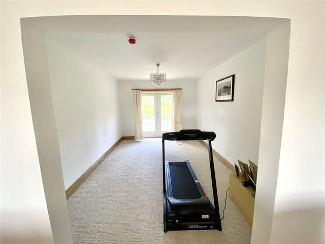 Dining room.