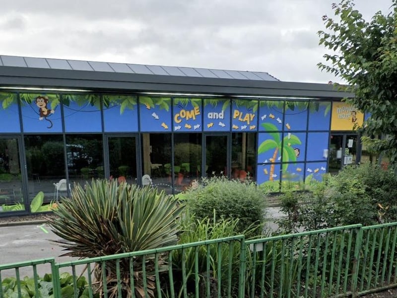 For a more elaborate, ticketed experience, this adventure offers a full festive journey for families. It provides a highly themed, high-quality grotto and activity session designed to engage children's imaginations. 🎄 Monkey Maze Play, Ninelands Ln, Garforth LS25 1NT