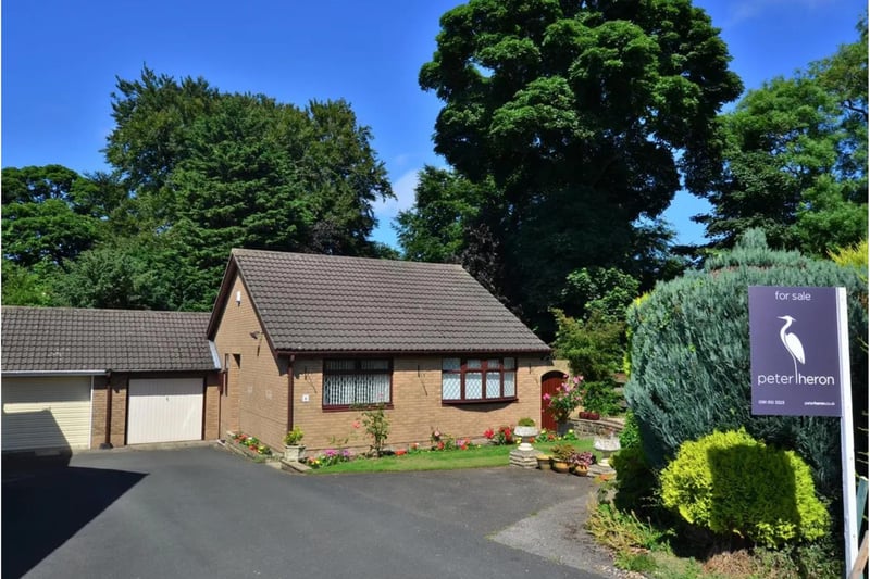 This two bed bungalow has had 728 views over the last 30 days. It is located on Brenlynn Close and is on the market with Peter Heron for £215,000.